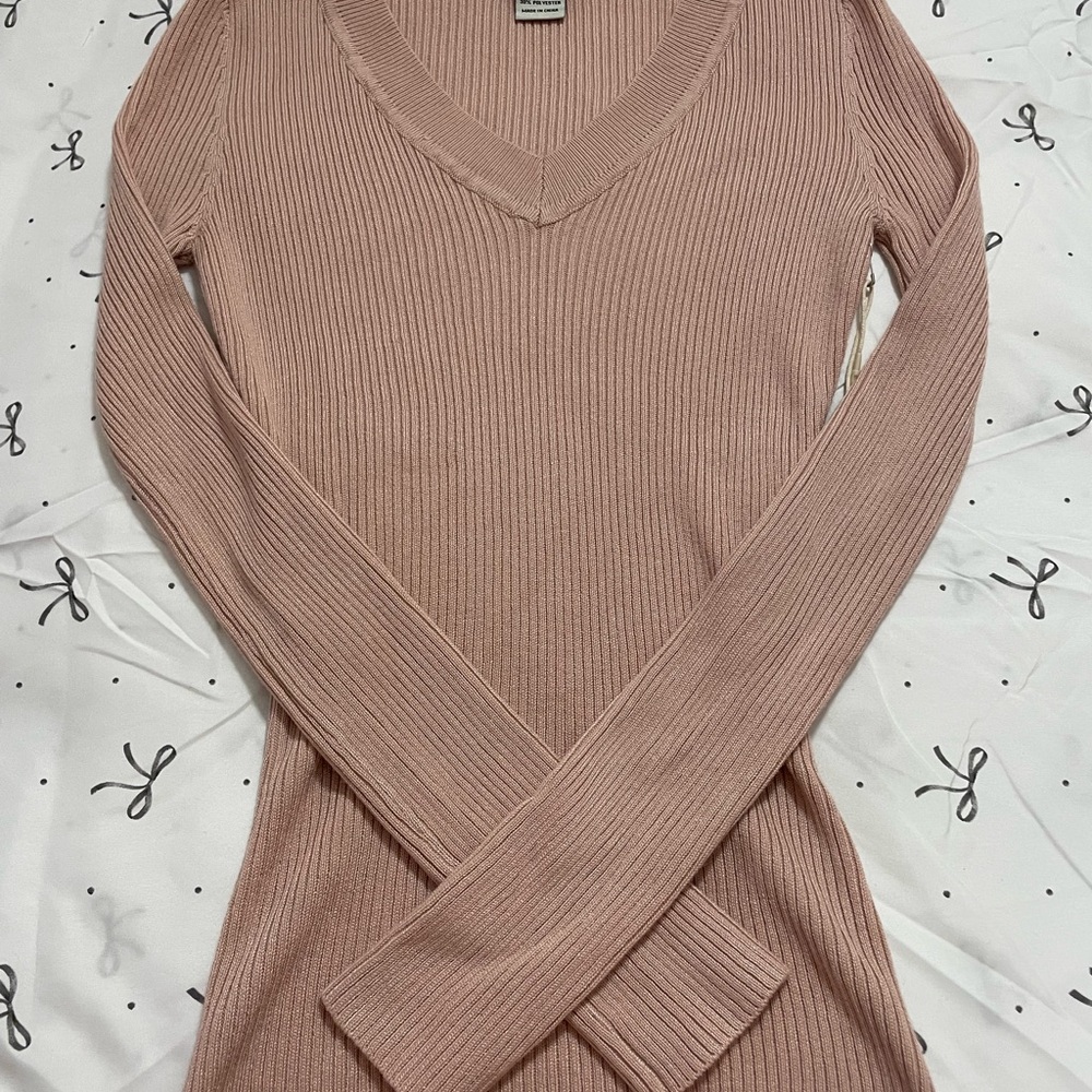 Elegant Pink V-Neck Women's Sweater
